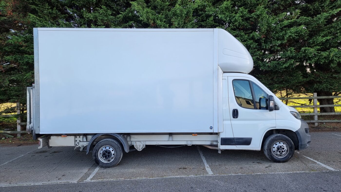 Tail Lift 1